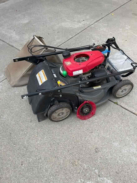 Photo of free Honda HRX 217 lawnmower- Nonworking (Farmington Hills) #2