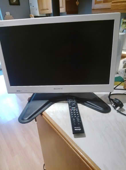 Photo of free 21 inch Sony monitor tv (Norwich nr46lh) #1