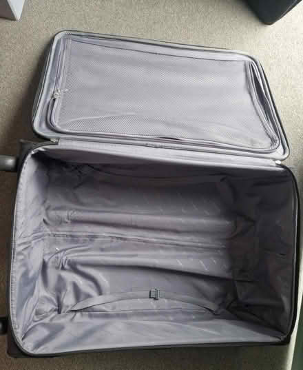 Photo of free Large suitcase (Finsbury Park N4) #4