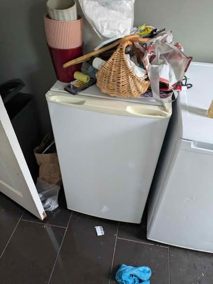 Photo of free Freezer - will defrost and empty before you come! (Chesterfield S40) #1