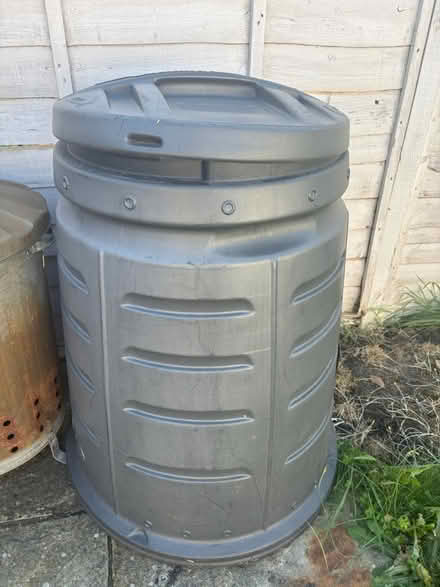 Photo of free Large composting bin (Croydon CR0) #1