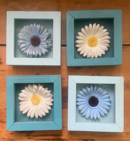 Photo of free Small Box frame x4 3D Flower (St Albans AL1) #1