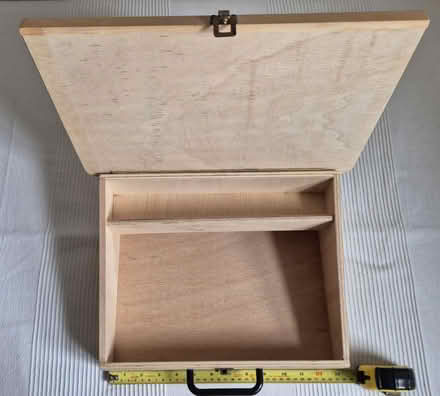 Photo of free Art carry case (Epsom KT19) #2