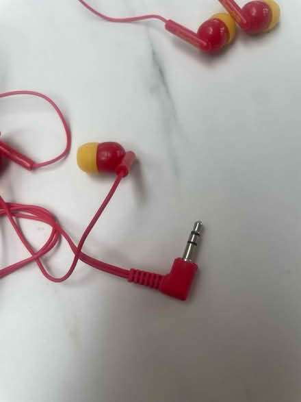 Photo of free Ear phones (Potters bar EN6) #2