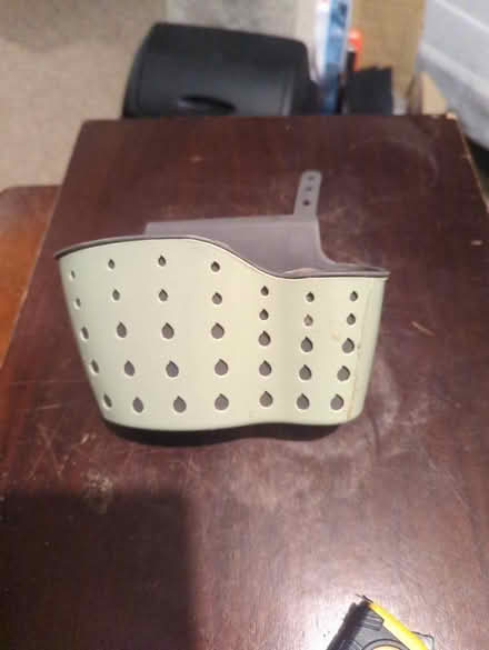 Photo of free Kitchen sink caddy (LU2) #1