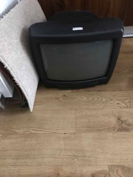 Photo of free Portable TV (TW2 7BU) #1