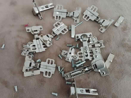 Photo of free hinges (Scotstoun, Glasgow) #1