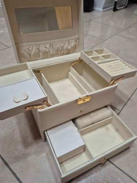 Photo of free Jewellery box (Friern Barnet N11) #1