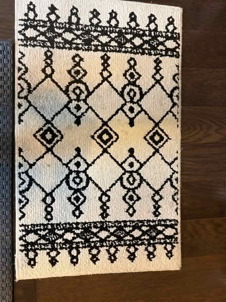 Photo of free Small kitchen rug (Del Ray near GW Middle School) #1