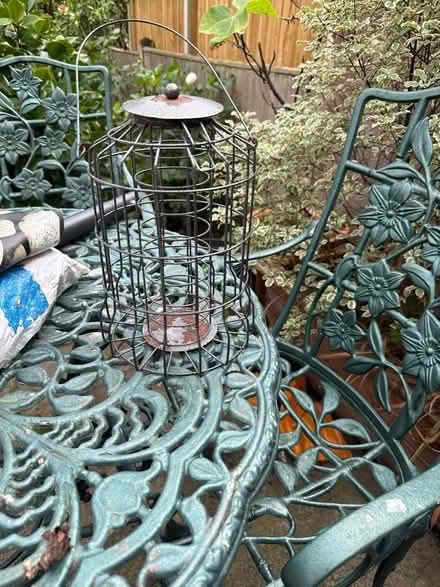 Photo of free Bird feeder (Croydon/West Wickham) #1