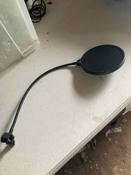 Photo of free Spit-guard for voice recording/online meetings (Old Radnor LD8) #1