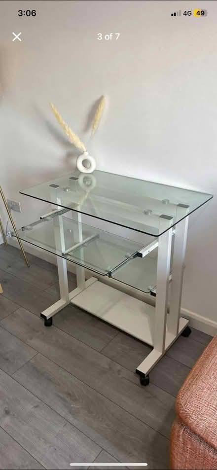 Photo of free Office desk & chair (Ig102lz) #3