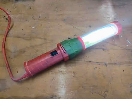 Photo of free 120v fluorescent trouble light (Westmont) #1