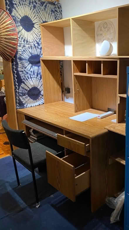 Photo of free desk unit (Leominster HR6) #2