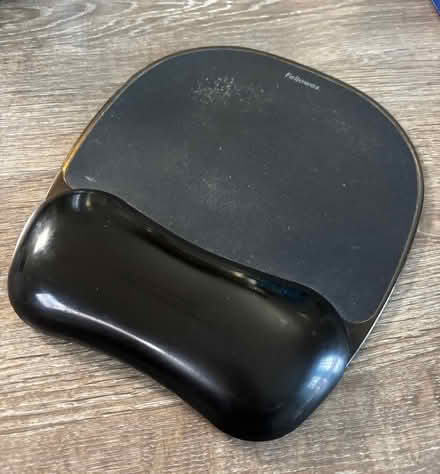 Photo of free mouse mat and wrist rest - ig2 (Newbury Park IG2) #1