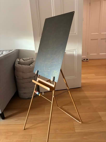 Photo of free Children’s painting easel (Kew TW9) #2