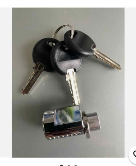 Photo of Shurgard storage lock (Esher KT10) #1