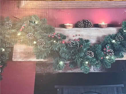 Photo of free Pre-lit Christmas garland with pinecones & berries (Ebley GL5) #1