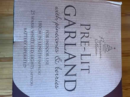 Photo of free Pre-lit Christmas garland with pinecones & berries (Ebley GL5) #4