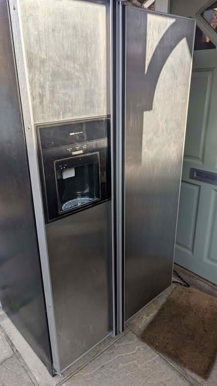 Photo of free Working American Fridge Freezer (Walton-on-Thames KT12) #1