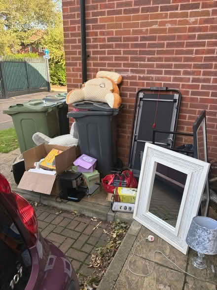 Photo of free numerous household items (Shelthorpe Avenue LE11) #1