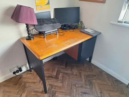 Photo of free Desk (BN41) #2