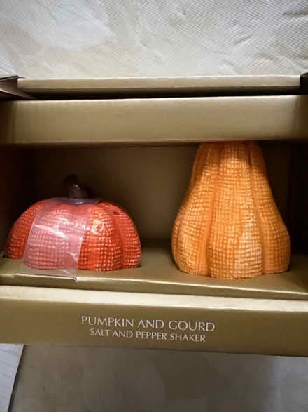 Photo of free Pumpkin and gourd 🧂& pepper (Ossining) #1
