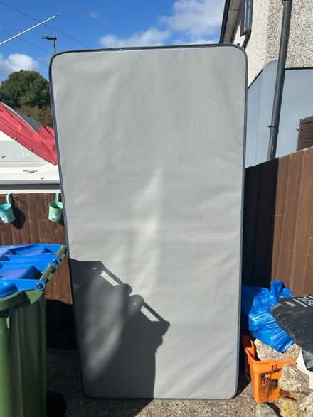 Photo of free Single bed base with storage (Se96nz SE9) #1