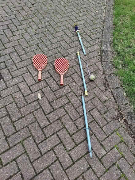 Photo of free Swingball set with two bats (Bordon GU35) #1