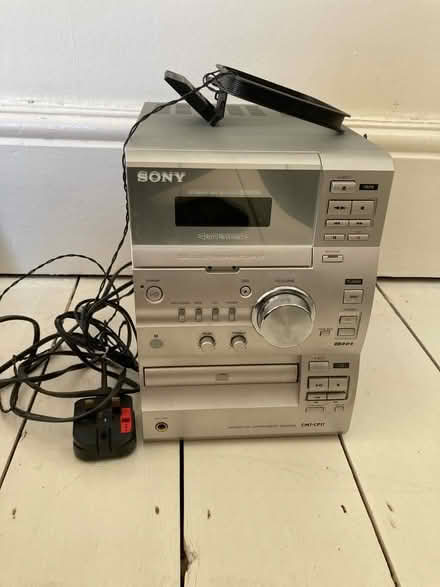 Photo of free Sony hi-fi *please see description* (University Area RG1) #1
