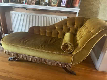 Photo of free Victorian chaise longue (New Malden KT3) #1