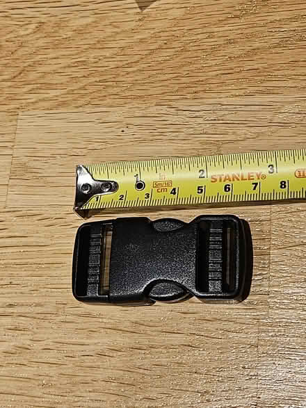 Photo of free Black plastic buckle/clip (SW2) #1