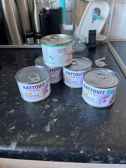 Photo of free Hypoallergenic cat food (Hanover BN2) #1