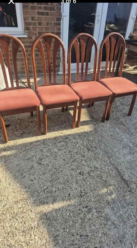 Photo of free x4 dinning chairs (Ub11rw) #3