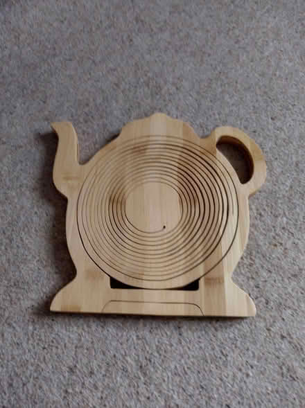 Photo of free Fruit bowl/pot stand (Lower Earley RG6) #2