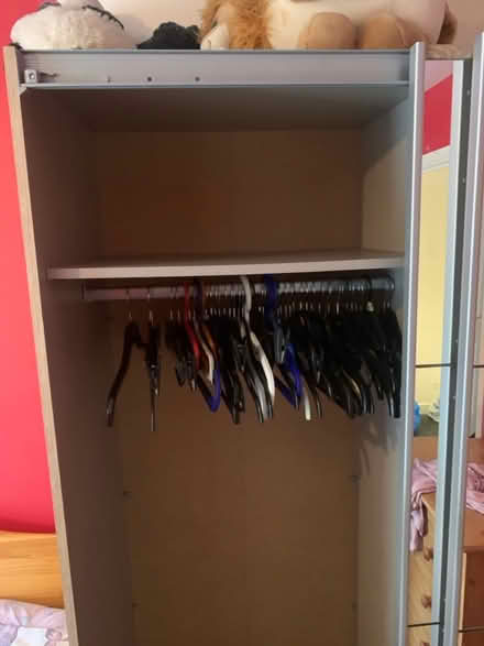 Photo of free Mirrored wardrobe (HR2) #3