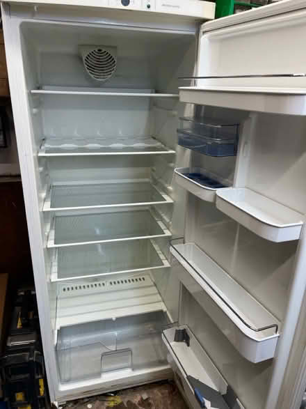 Photo of free Bosch larder fridge (Sydenham SE26) #3