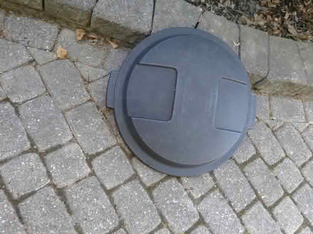 Photo of free Garbage can lid (East Toronto) #1