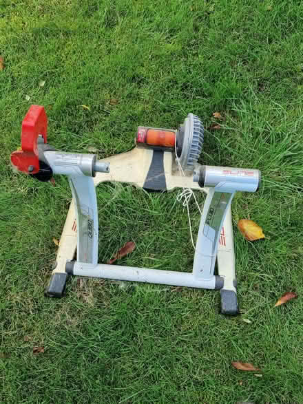 Photo of free Indoor bike turbo trainer (Tewin AL6) #1