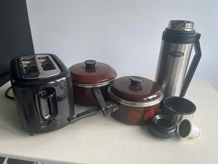 Photo of free Toaster Thermos Saucepans (Luton Dunstable areas) #1