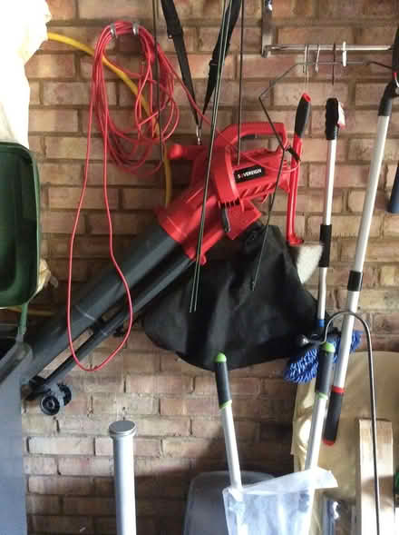 Photo of free Garden leaf blower (Abbots Langley WD5 0TL) #1