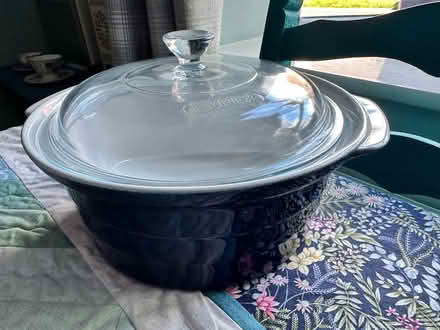 Photo of free Pyrex ceramic pot with lid (Blaby LE8) #1
