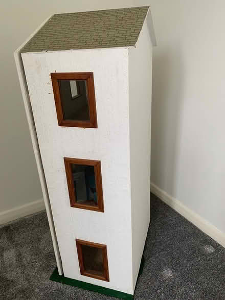 Photo of free Doll’s House (Northwood HA6) #3