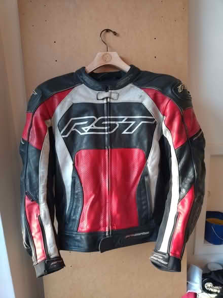 Photo of free RST Leather Men's Motorbike Jacket Size 42 (Southam CV47) #1