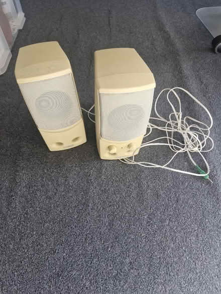 Photo of free Speakers (Tn49qe) #1