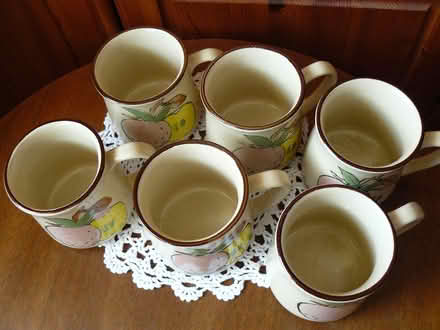 Photo of free Vintage Set of Stoneware Mugs (Woodside WD25) #2