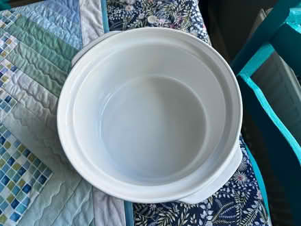 Photo of free Pyrex ceramic pot with lid (Blaby LE8) #2