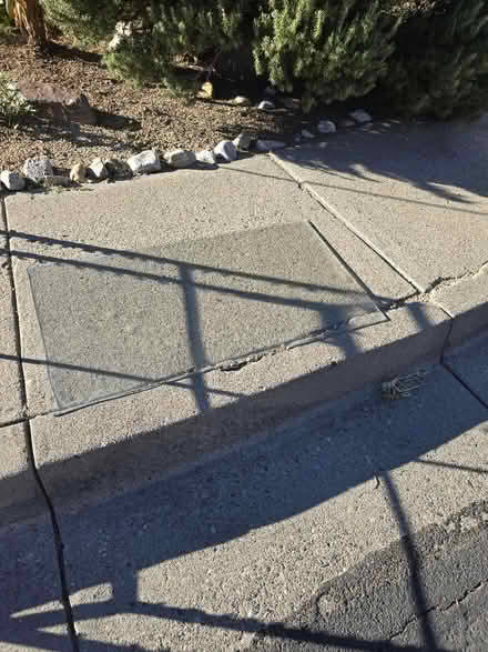 Photo of free Temperes glass (Juan Tabo and Comanche) #1