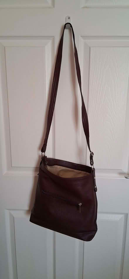 Photo of free used red long handle cross the body bag (Wigmore LU2) #1