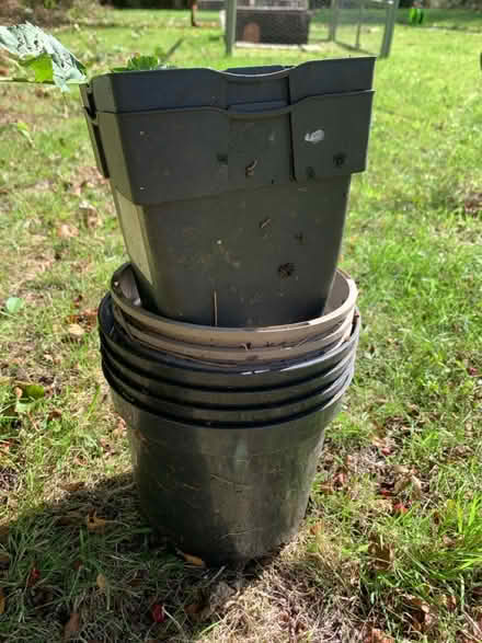 Photo of free Plastic plant pots (Lissington LN3) #1